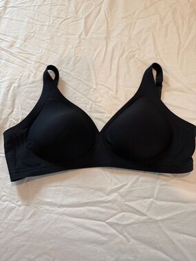 Everyday Seamless Wireless Bra - Black